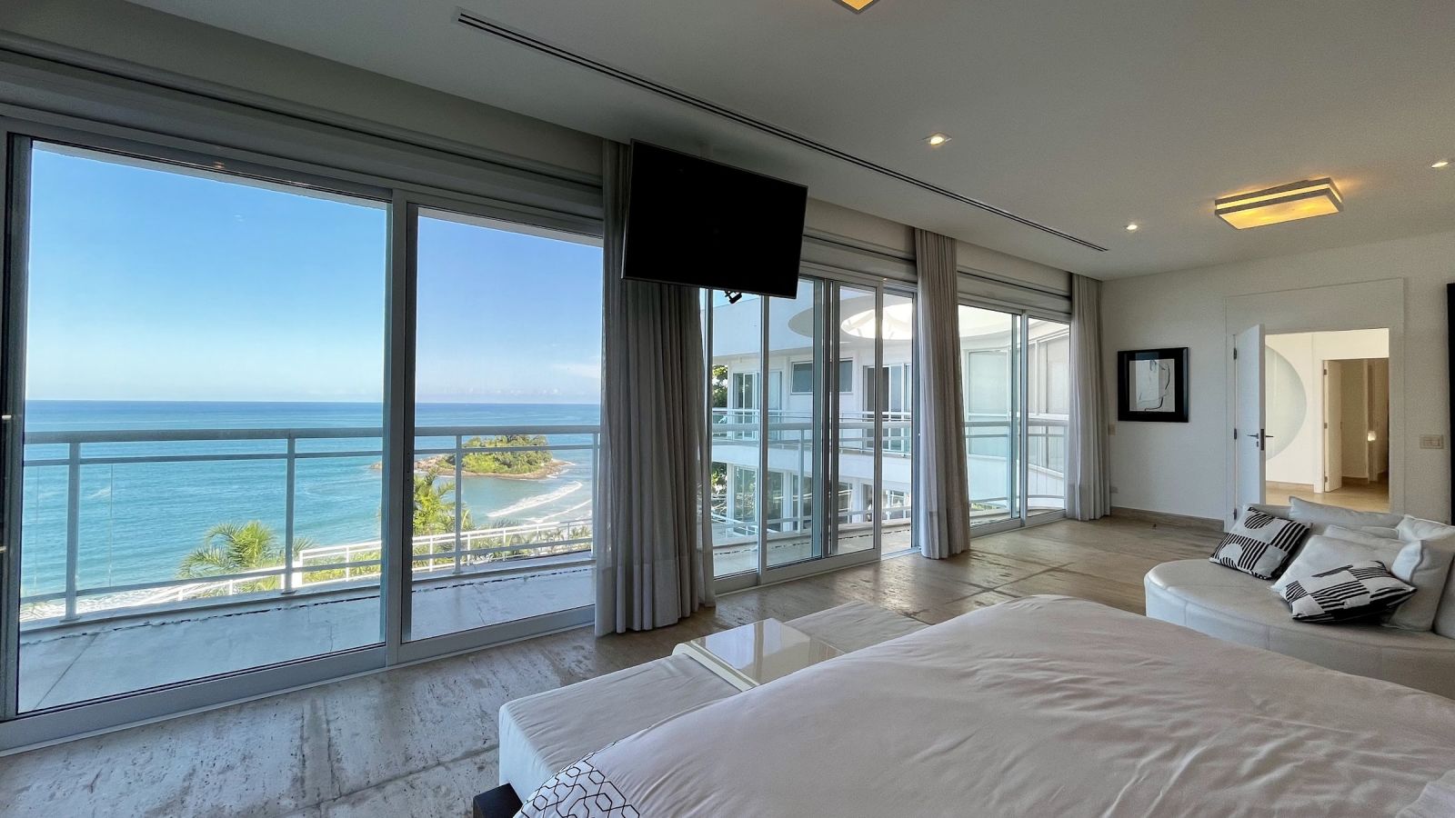 Suíte master com vista para o mar – Casa 840