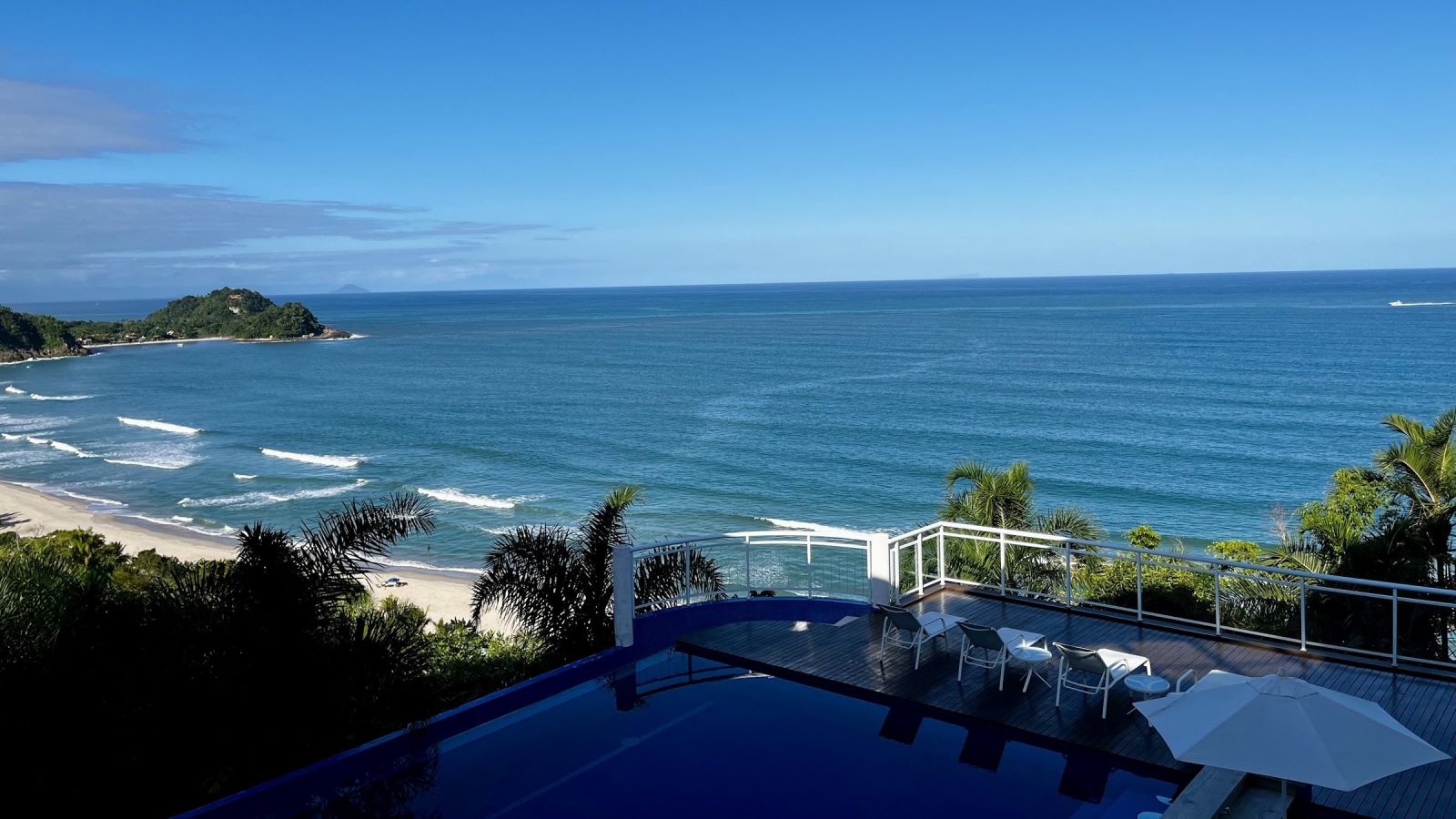 Vista para o mar e a ilha – Casa 840