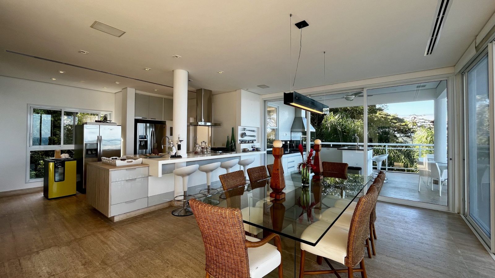 Sala de jantar integrada à cozinha – Casa 840