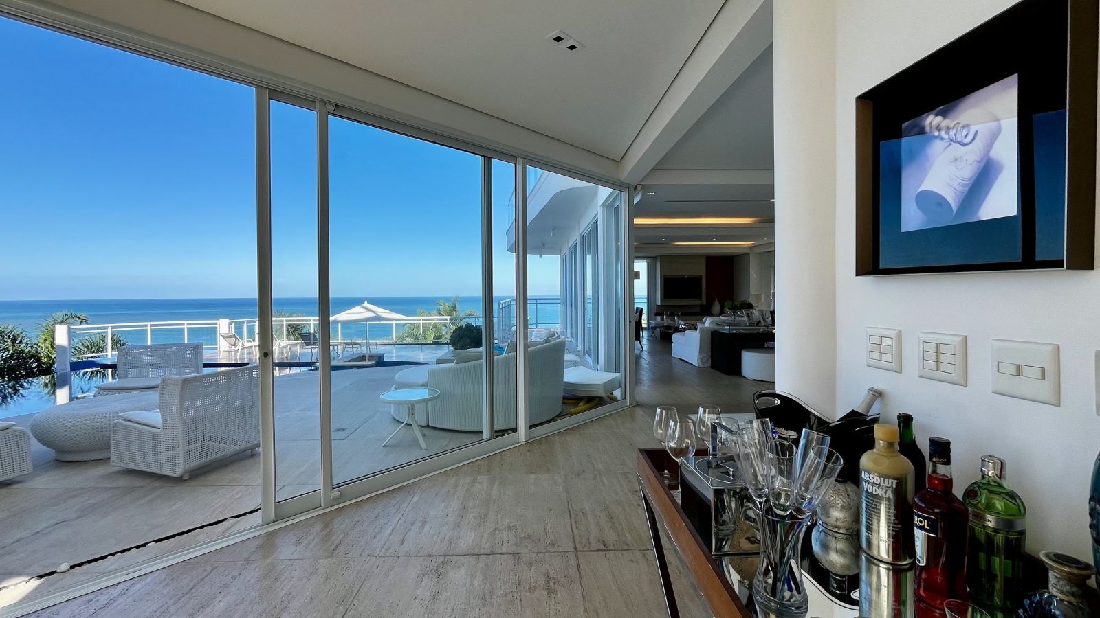 Bar com vista para a piscina – Casa 840