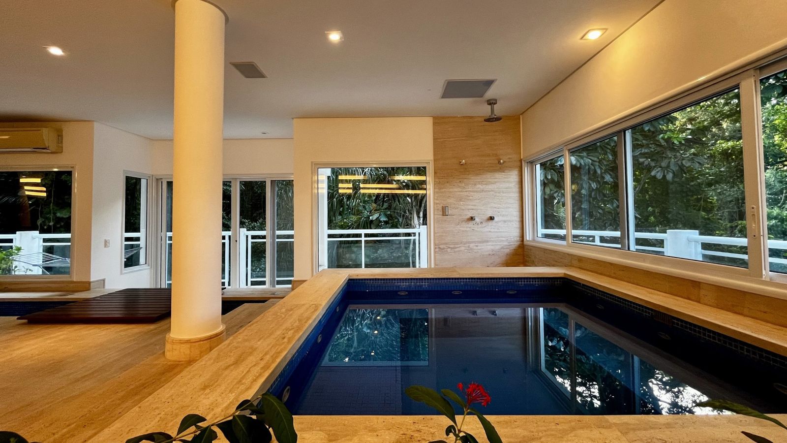 Piscina coberta aquecida – Casa 840