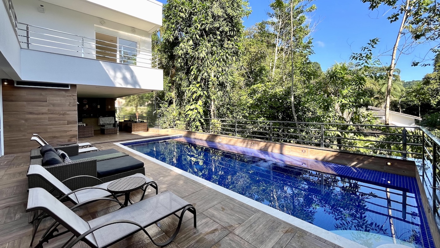 Iporanga: Casa Contemporânea com 6 Suítes e Borda Infinita – foto 2
