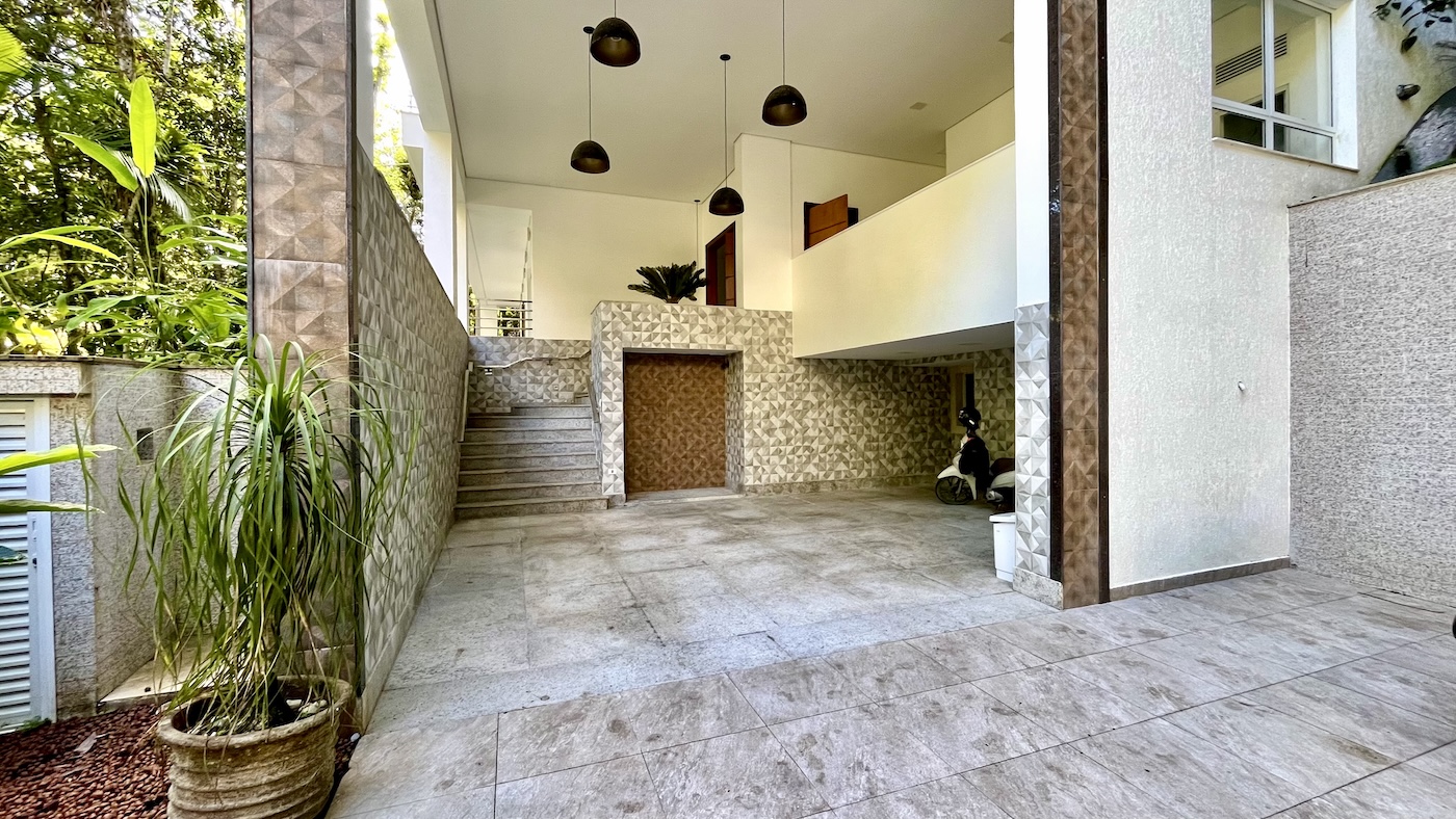 Iporanga: Casa Contemporânea com 6 Suítes e Borda Infinita – foto 40