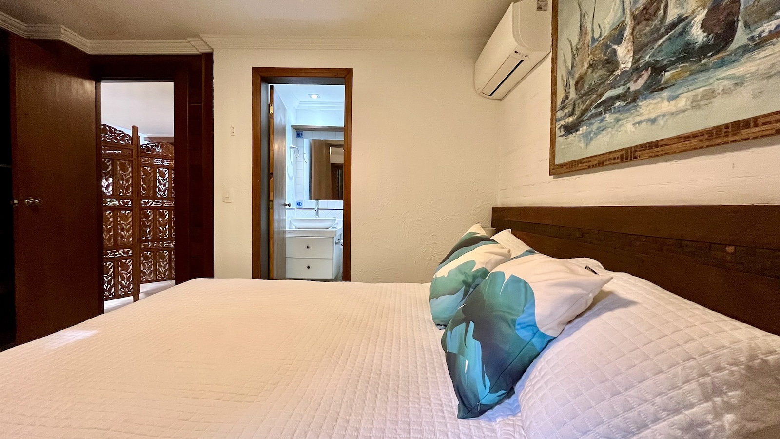Casa rústica e charmosa à venda no Condomínio São Pedro, Guarujá – 5 suítes e deck entre a mata por R$ 7.500.000 – foto 36
