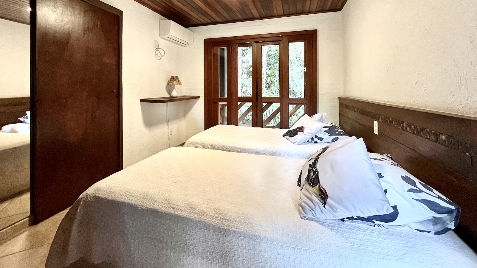 Casa rústica e charmosa à venda no Condomínio São Pedro, Guarujá – 5 suítes e deck entre a mata por R$ 7.500.000 – foto 46