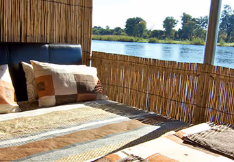 Ndhovu Houseboat