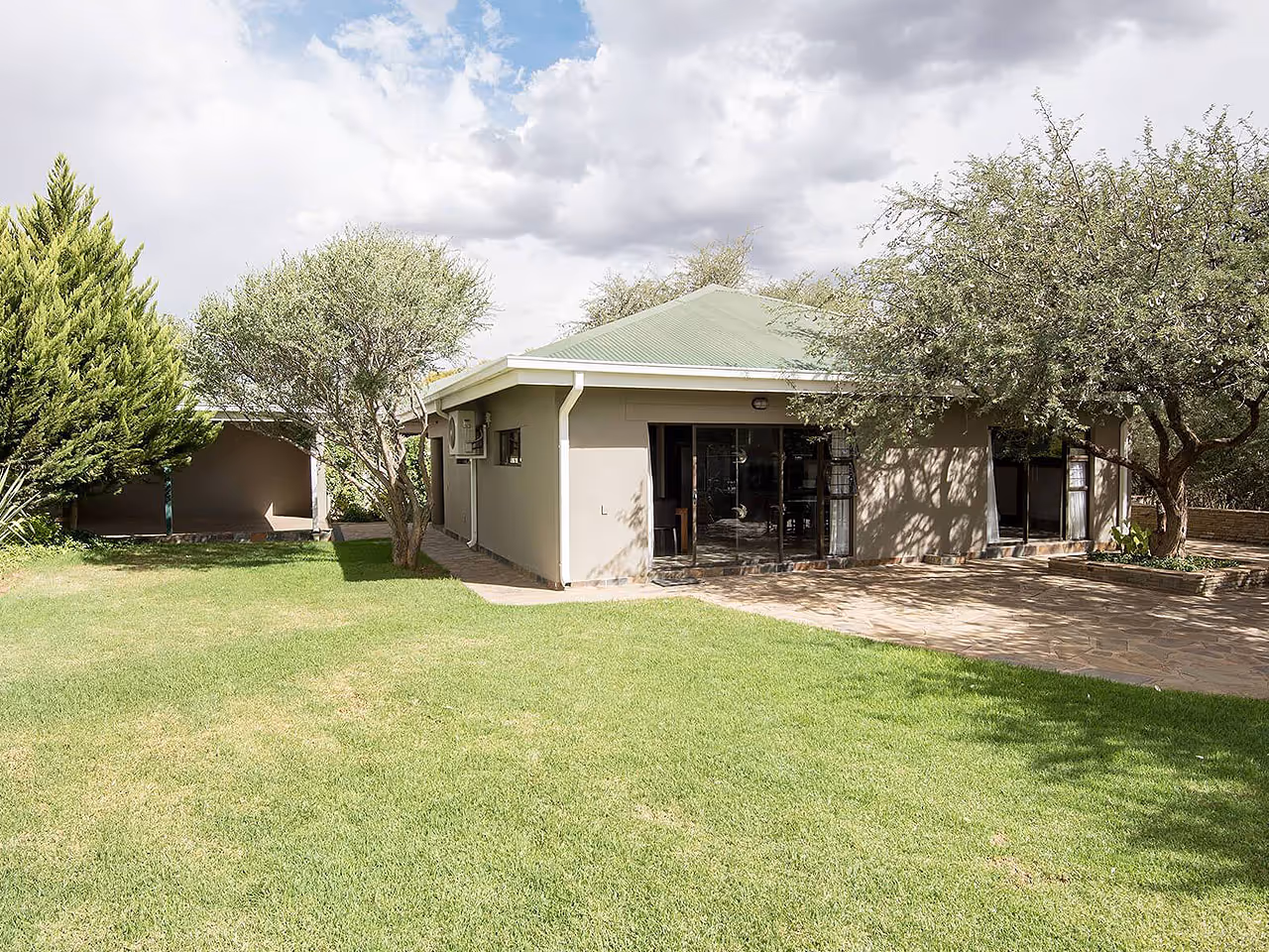 Arebbusch Travel Lodge