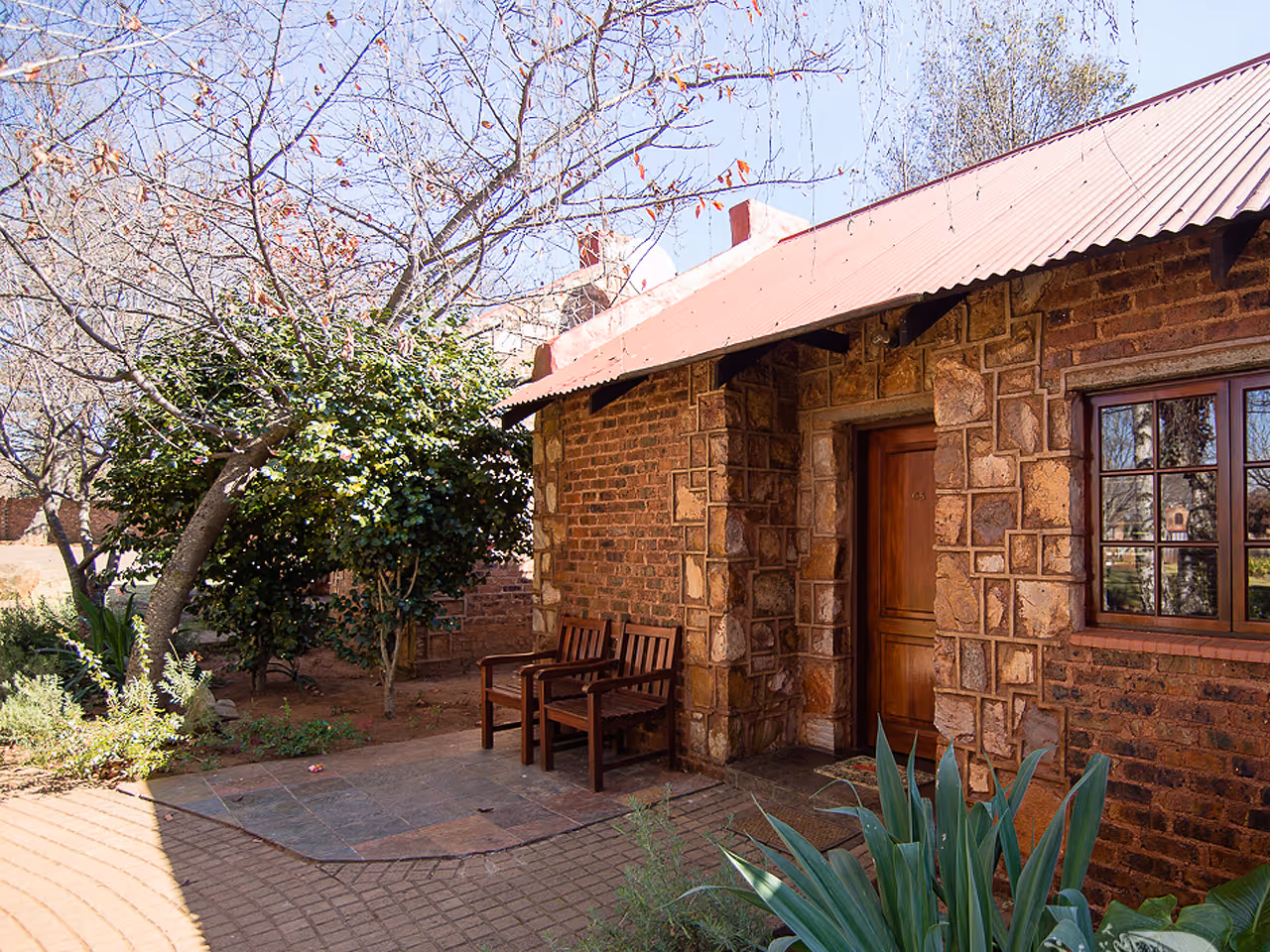 Critchley Hackle Lodge