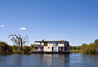 Delta Belle Houseboat