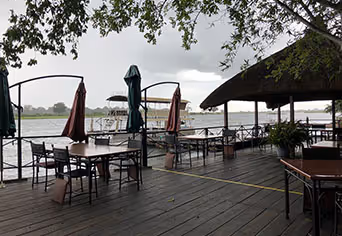 Mahangu Safari Lodge