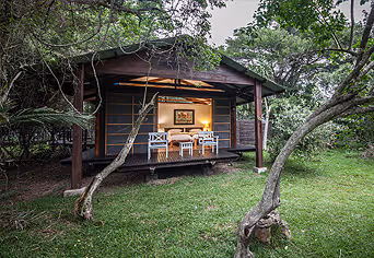 Makakatana Bay Lodge
