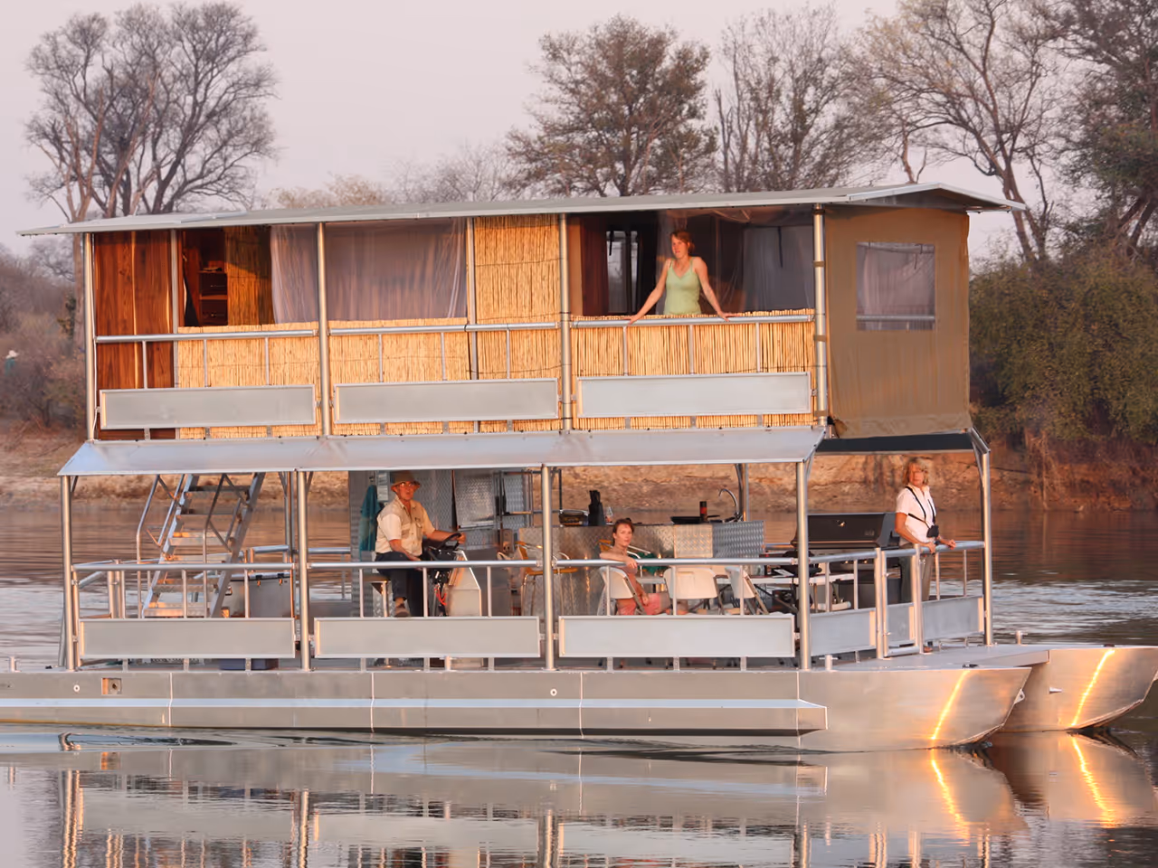 Ndhovu Houseboat