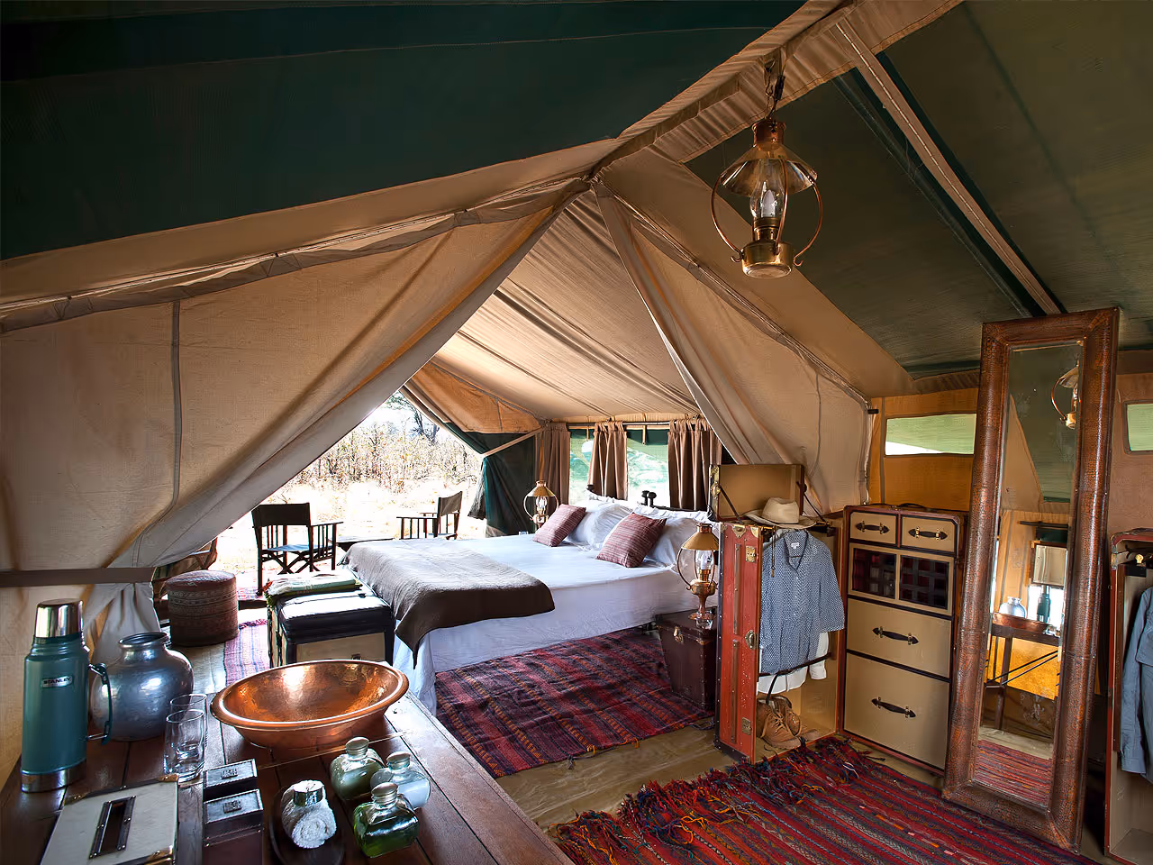 Selinda Explorers Camp