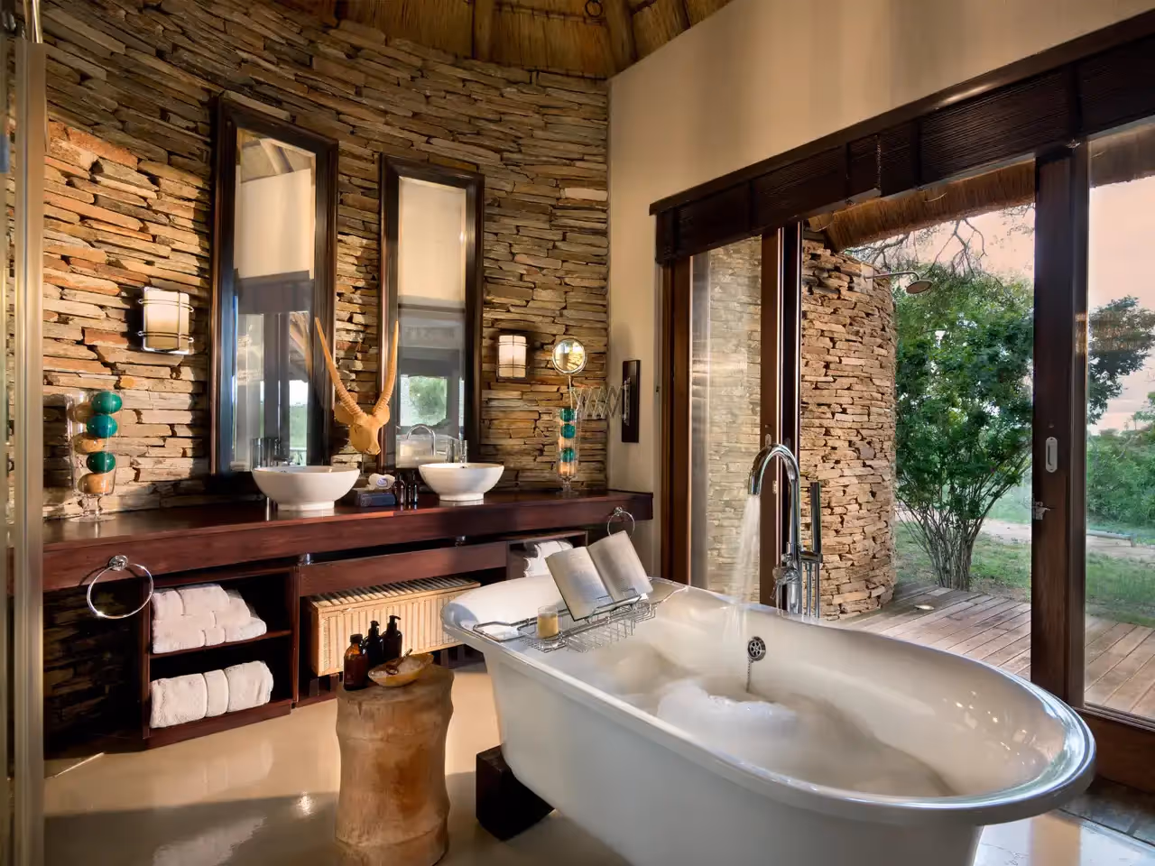 Makanyi Private Game Lodge