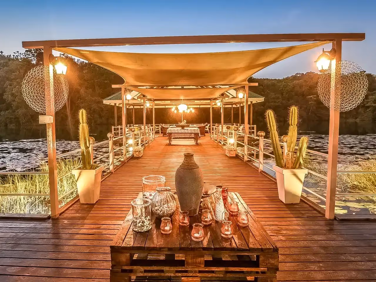 Bambuu Lakeside Lodge