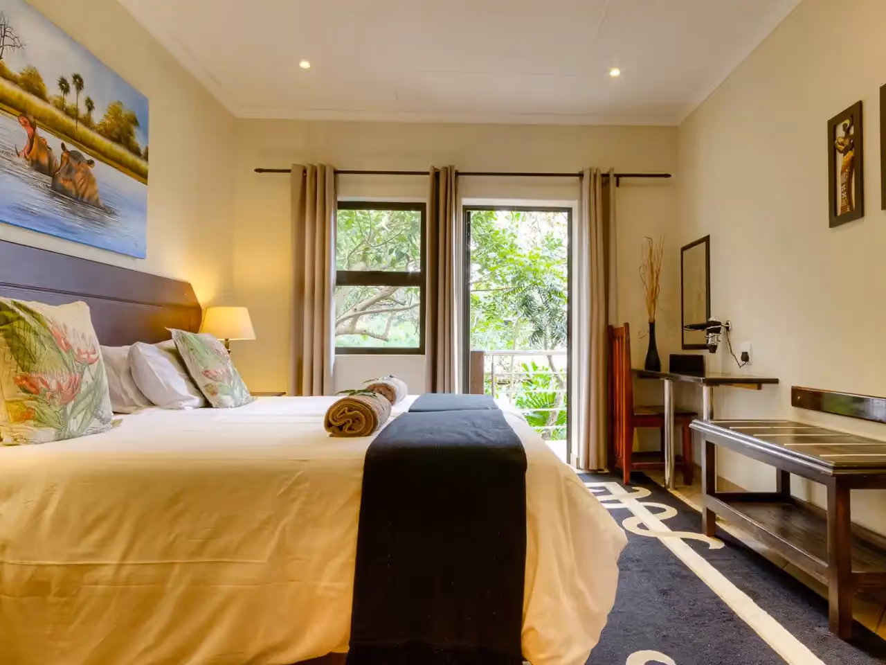 Forest Lodge & Villas