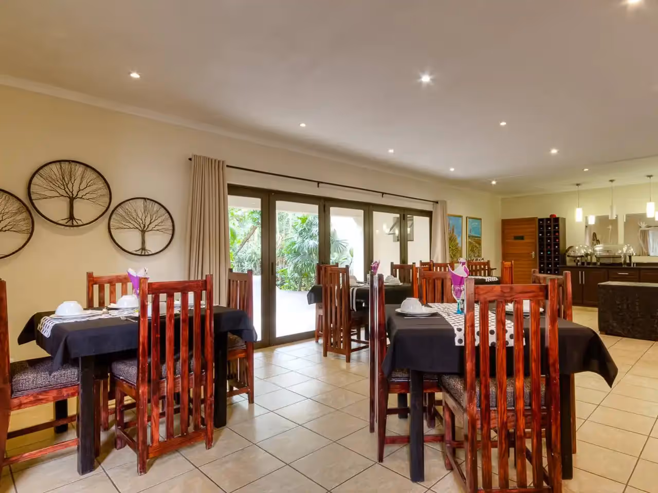 Forest Lodge & Villas