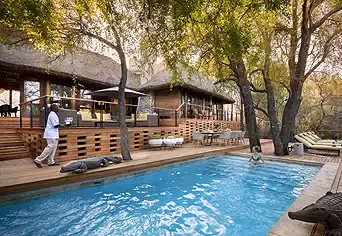 Morukuru River House