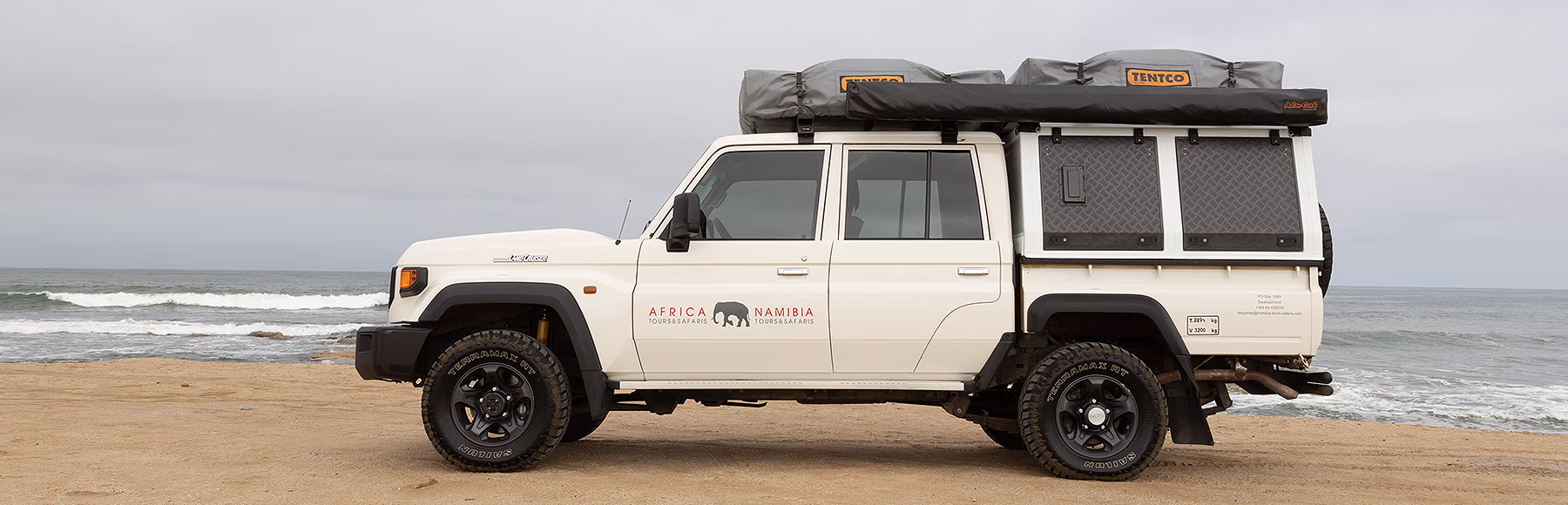 Land Cruiser Double Cab Camping - 4 Pax