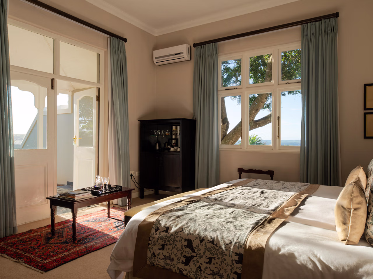 Founders Lodge by Mantis