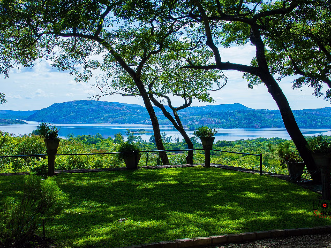 Clevers Lakeview Resort