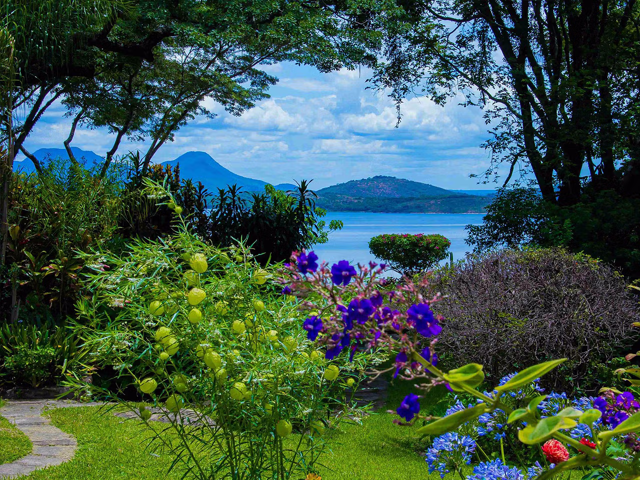 Clevers Lakeview Resort