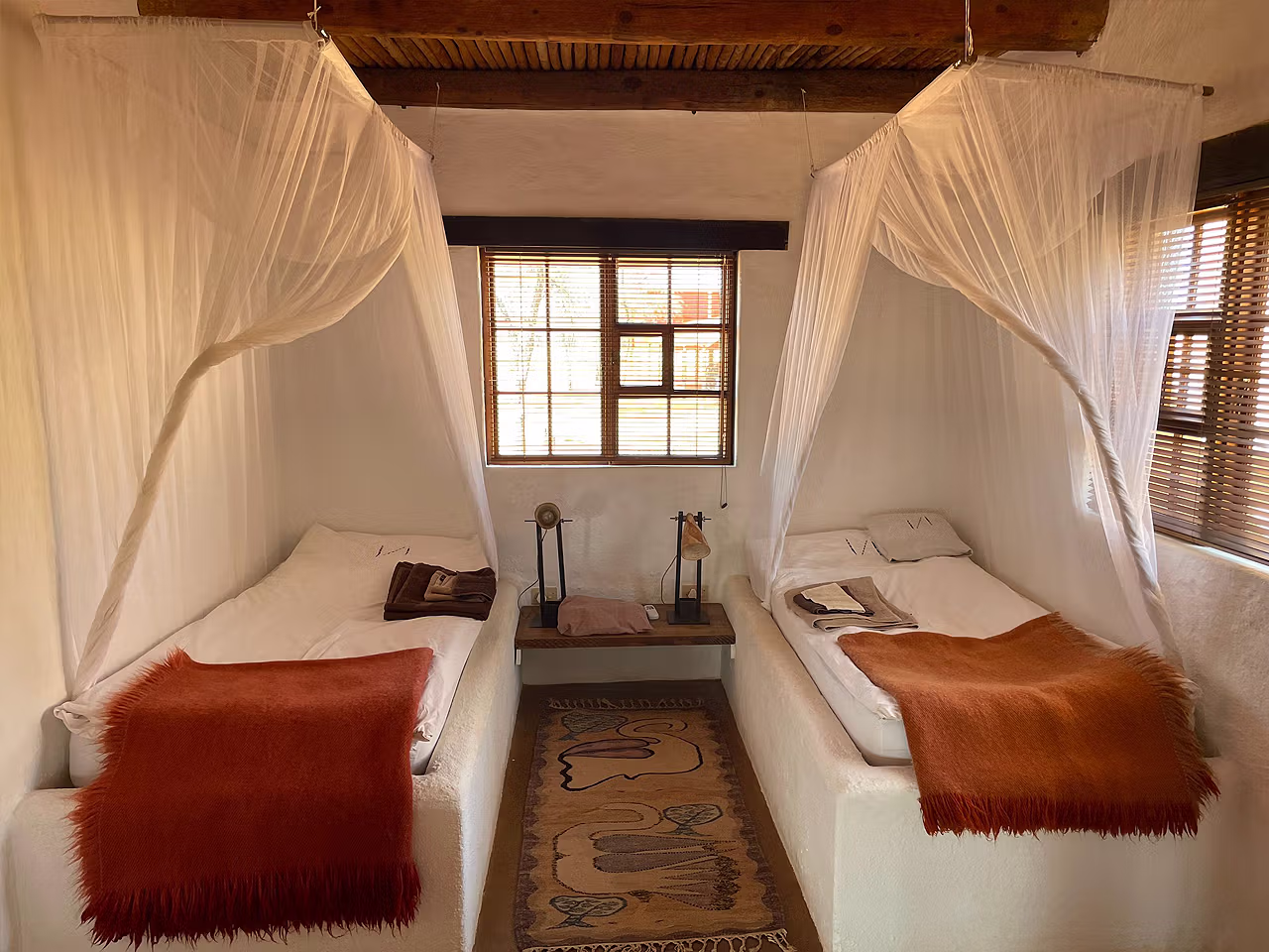 Eningu Kalahari Lodge
