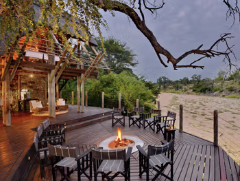 Rhino Post Safari Lodge