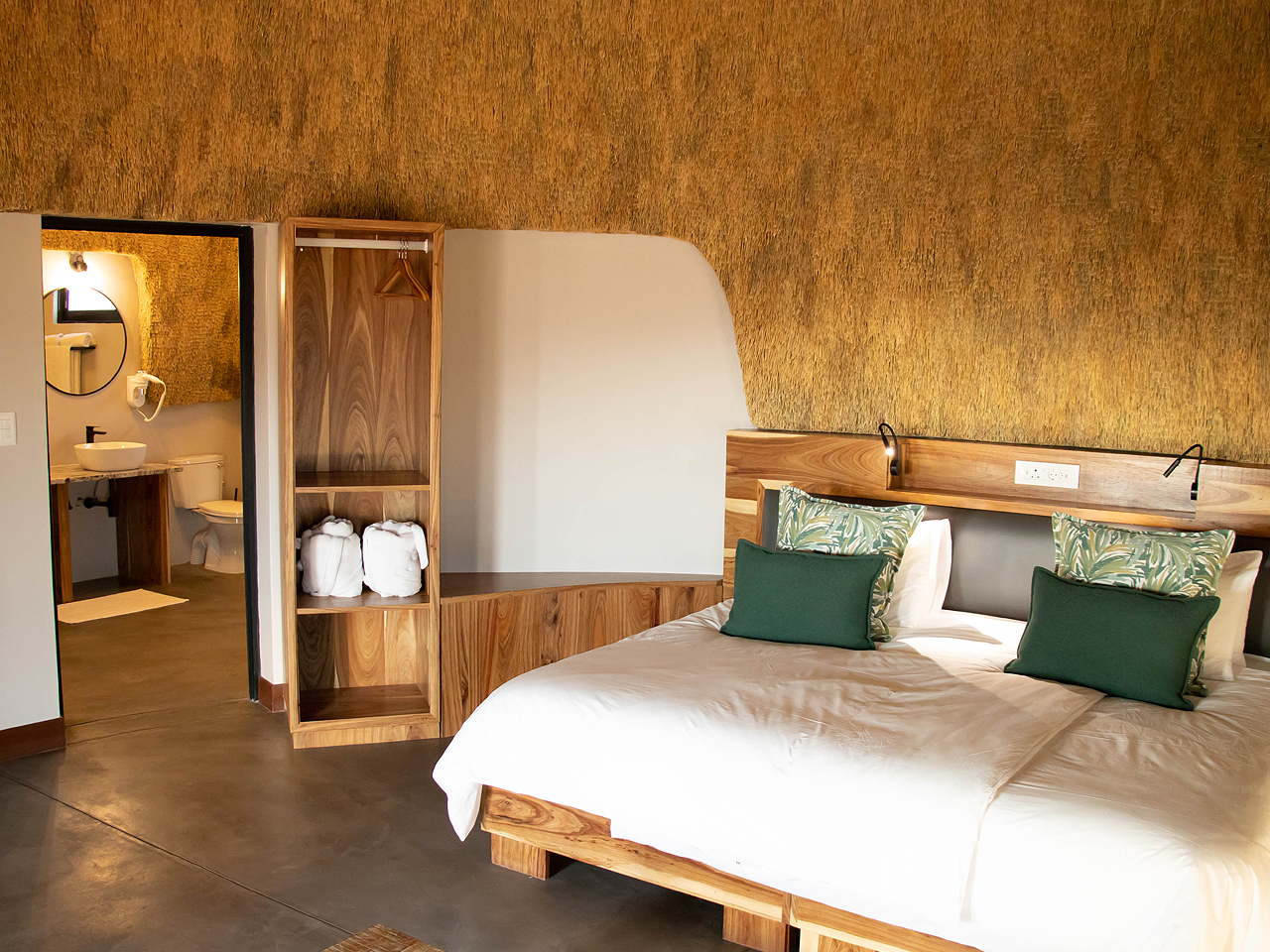 Desert Hills Lodge