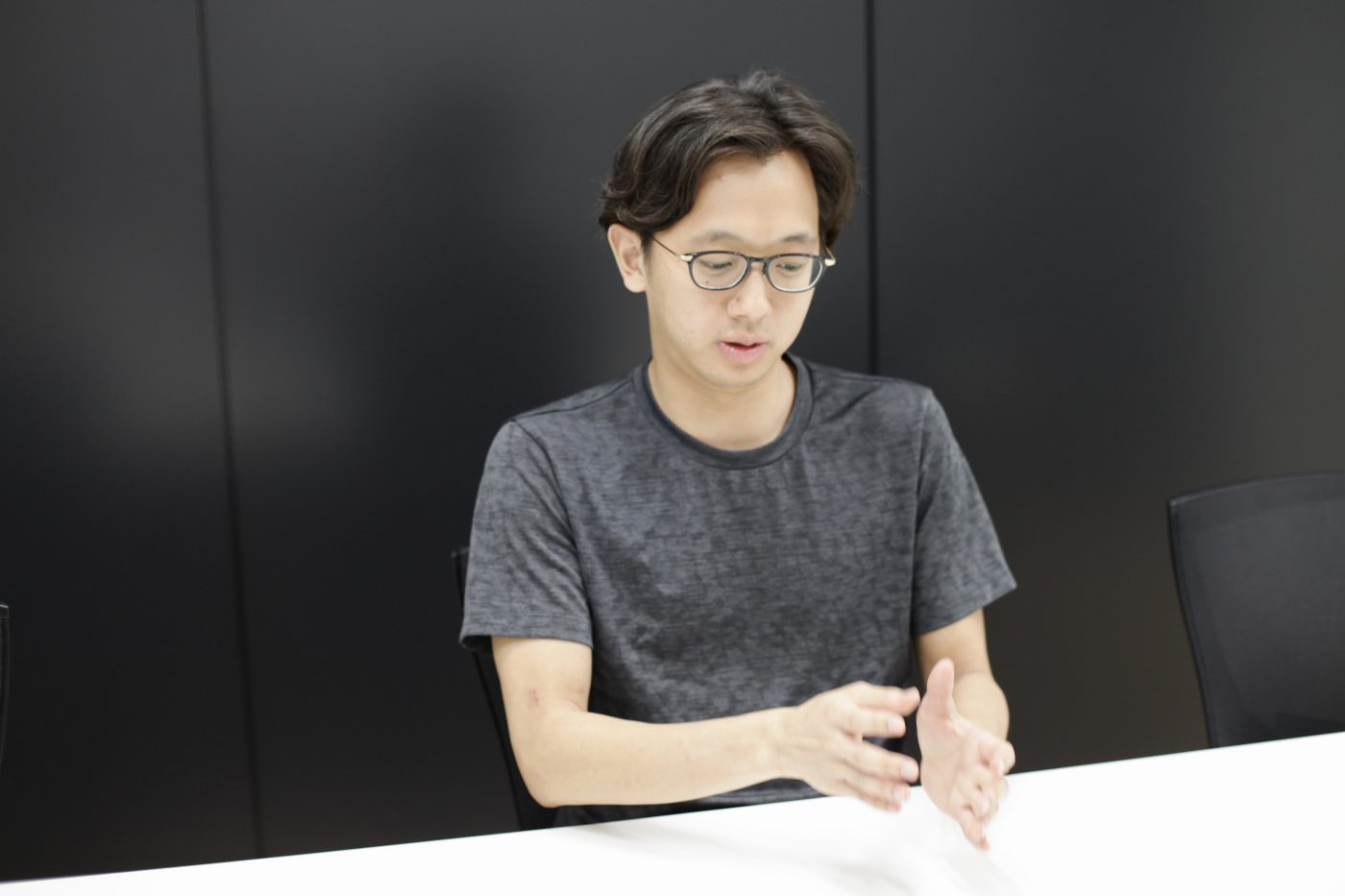 振り返ると、Azitの創業は2013年。吉兼氏が大学3年生の頃だ。ところが、現在のチームとして動いた最初の経験は大学1年生の頃まで遡る。きっかけは、大学の友人に誘われて出場したビジネスコンテストだった。