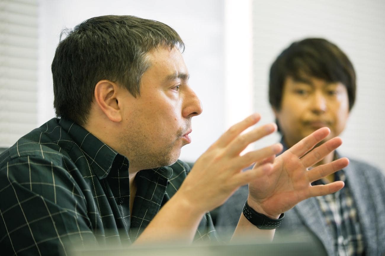 ■大前 創希(おおまえ そうき) 共同創業者 / 代表パートナー ビジネス・ブレークスルー大学/大学院 教授(デジタルマーケティング) (株)クリエイティブホープ代表取締役会長 Dronegrapher® 2002年に(株)クリエイティブホープを創業し戦略面を重視したWeb/ITコンサルティングを展開。マーケティング戦略、ブランディング戦略、データ解析に基づく科学的Web分析などを元に、コンサルタントとして数々の国内外の企業・団体のプロジェクトを成功に導く。2014年よりドローングラファ®として活動。2016年3月ドローンムービーコンテスト2016 準グランプリを受賞。2016年5月(株)ドローン・エモーションに投資家として参画。2017年5月DroneFundアドバイザリーボードに就任。2018年3月〜8月に放送された読売テレビ・ドローン絶景紀行の総合監修を担当。2018年9月よりDroneFund 共同代表パートナーに就任。ビジネス・ブレークスルー大学/大学院 教授(専門はデジタルマーケティング)