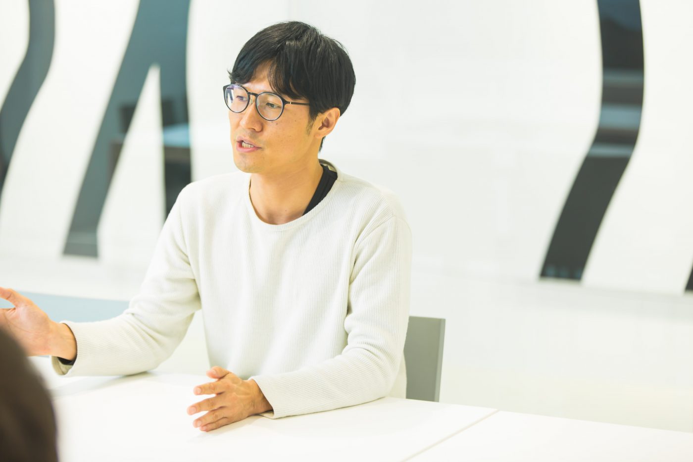 頭では理解していても、ひとりで相反するふたつのことを同時にやるのは難しい。そういうときは、チームで「信じることと疑うこと」が実現できているかで判断する。