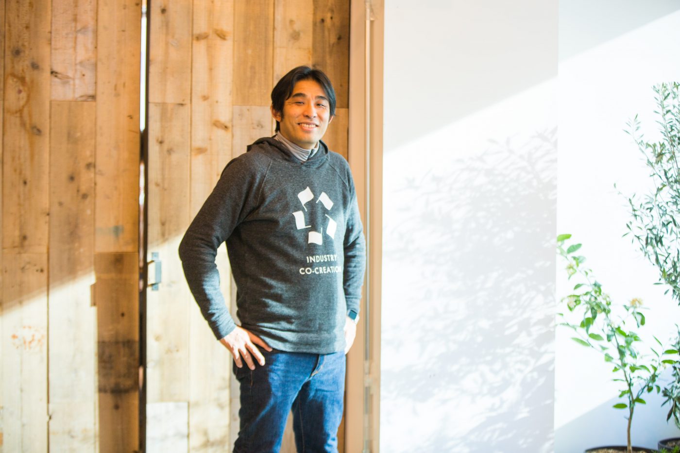 転職や起業を考えるとき、そこには少なからず「自分は何がしたいのか」「どういうキャリアをつくっていきたいのか」といった軸が必要となってくる。 そんな自分の軸をしっかり持とうと言われるからこそ、軸がなかなか見つからなかったり、逆にひとつに決められなかったりすると、不安を覚えることも多いだろう。