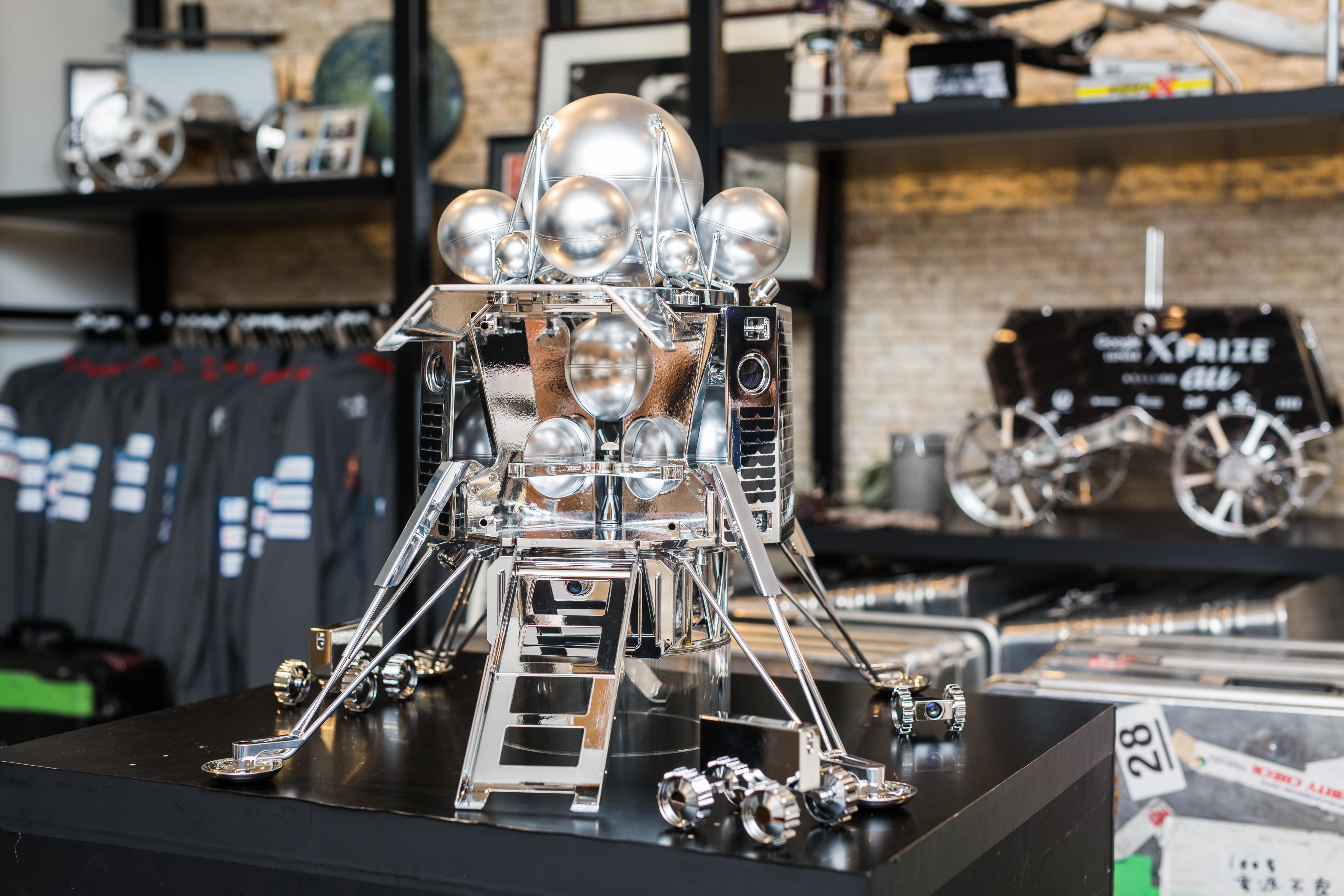 「2010年に会社を立ち上げたのですが、その頃にはすでに先行して、アメリカで成長した宇宙関連スタートアップが出はじめていたんですよ。どの会社も100億円ほどの調達に成功していて、宇宙産業が変わりはじめているというのをひしひしと感じましたね。