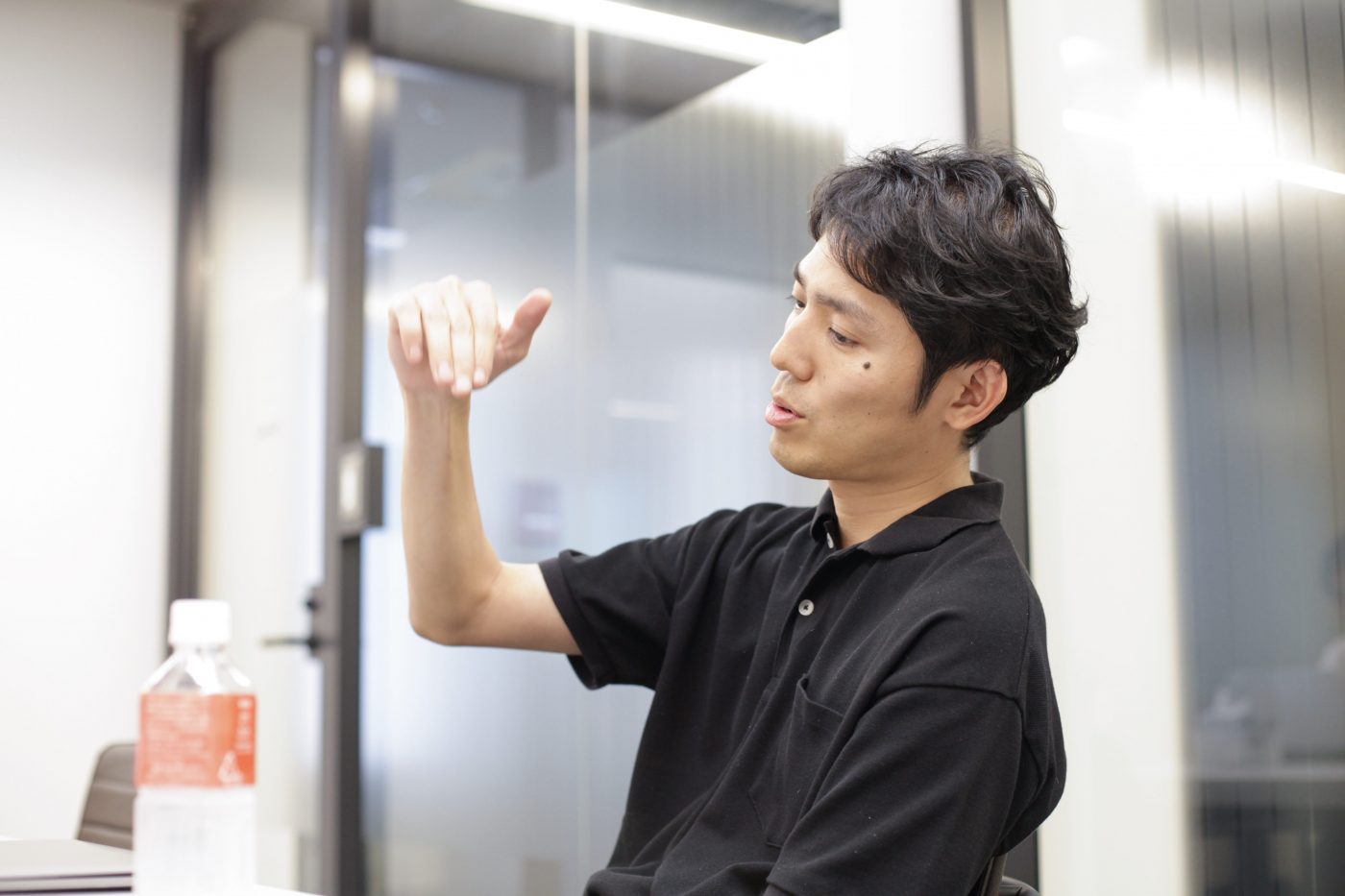 2006年に、青柳氏はCFOとしてグリーに入社した。1年後の上場までは、人とお金の問題にぶつかりながらも、それなりに楽しいことばかりだったという。グリーのCFOとして上場に導く過程では、「釣り★スタ」「探検ドリランド」などのタイトルをリリースし、国内でソーシャルゲームという新市場を急拡大させていた。