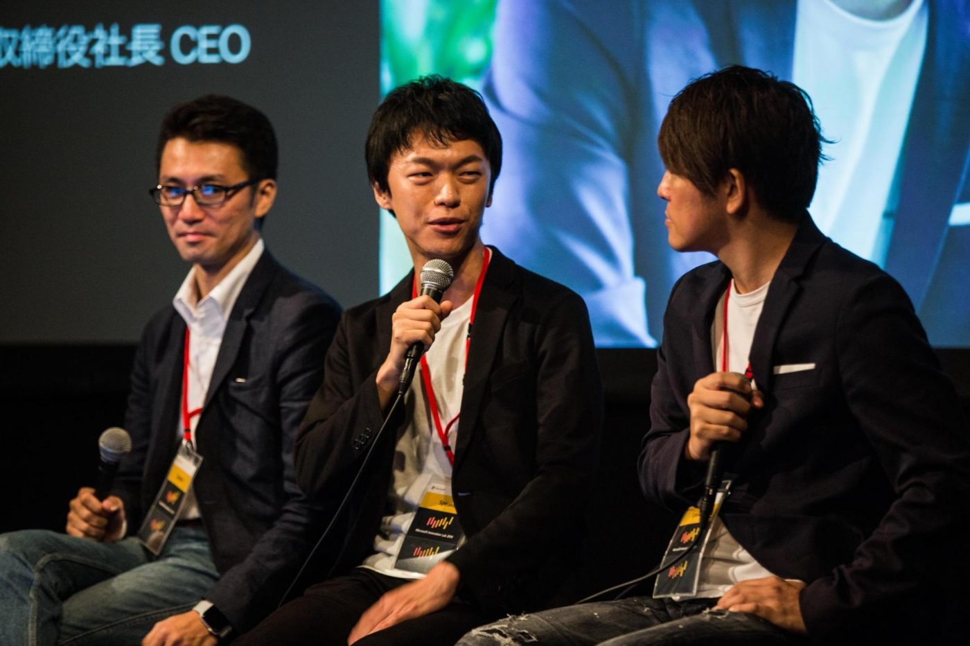 西村 「デジタル化に関するサービスの普及の早さや認識の深さで見ると、日本はまだまだ遅れているなと感じざるを得ませんね」 石井 「アメリカには、データを活用するスタートアップが多いですからね。日本は、そもそも業務をデジタル化して行う文化がまだ浸透していないですからね。海外と比較すると、2周ほどは遅れているので、まだまだデジタル化を追い求めるフェーズではないのかなと」