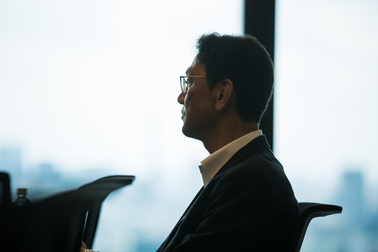 大企業にオープンイノベーションが必要なのは理解できるが、なぜ銀行であるみずほがやる必要があるのだろうか。アクセラレータープログラムは無償で提供しており、VCのようなエクイティモデルではなく、デッドモデルが中心の銀行にとっては、スタートアップを支援するメリットは少ないはずだ。大櫃氏は、スタートアップを支援する狙いについて語ってくれた。