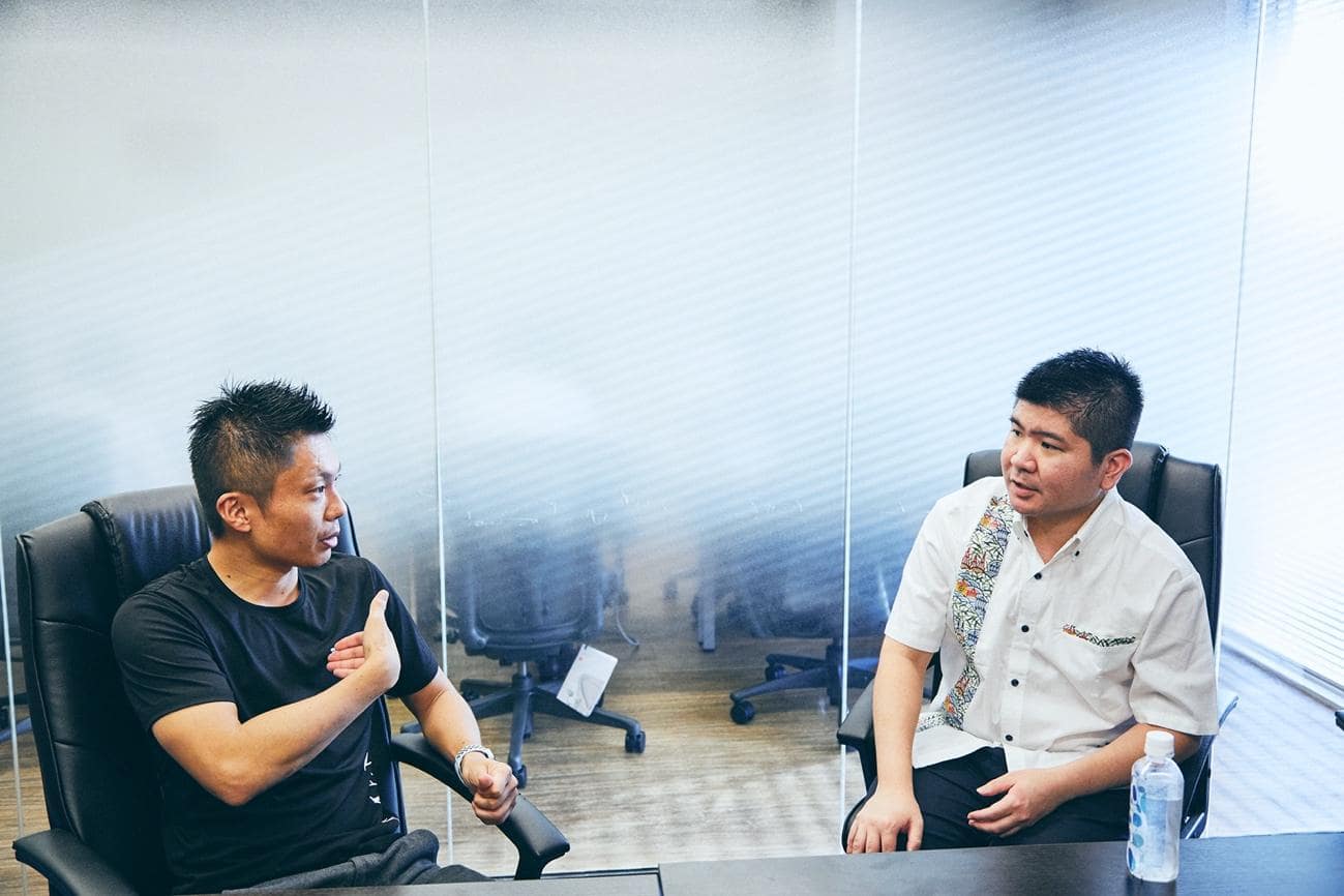 金融業と保険業の心根にあるのは、手を差し伸べる助け合いの精神