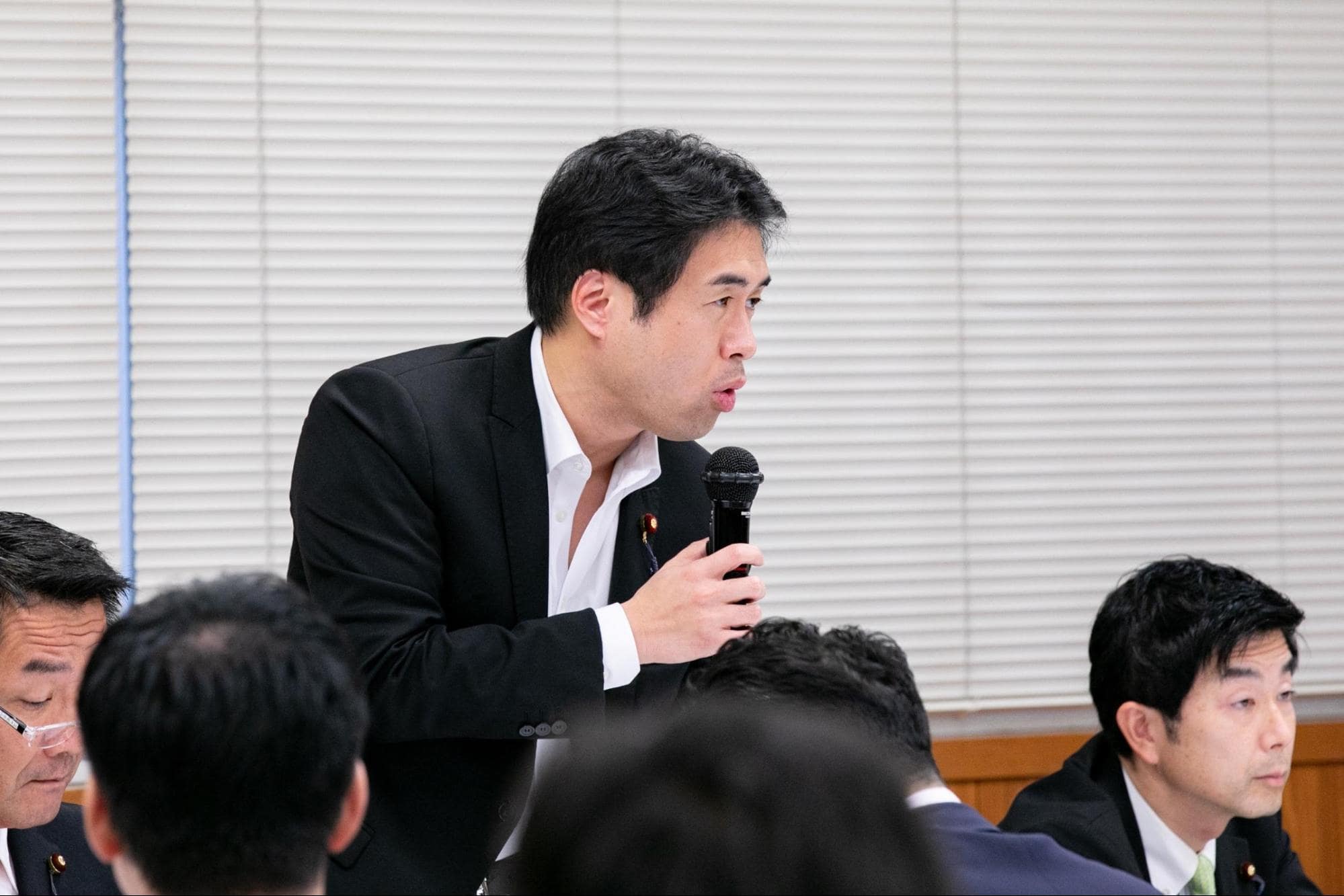 各省庁からの共有を終えた後の質疑応答では、参加議員からさまざまな意見が寄せられた。