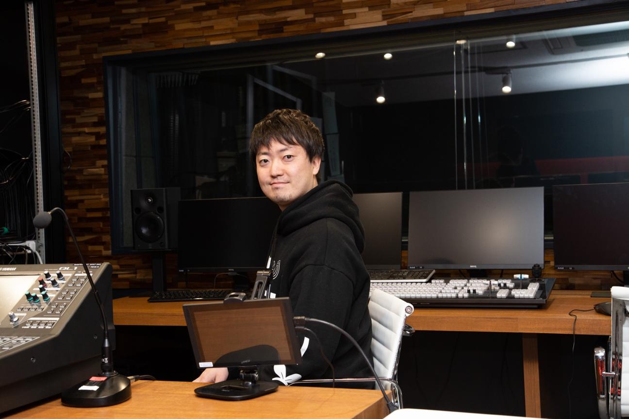 大坂武史（おおさか・たけし） ー1986年生まれ。「人を活かす」ために「生きる世界の選択肢を増やす」をMissionにActiv8株式会社を設立。同社、Founder / CEO。バーチャルタレントのプロデュースや、バーチャルタレントの活動を支援するためのプロジェクトupd8を運営。