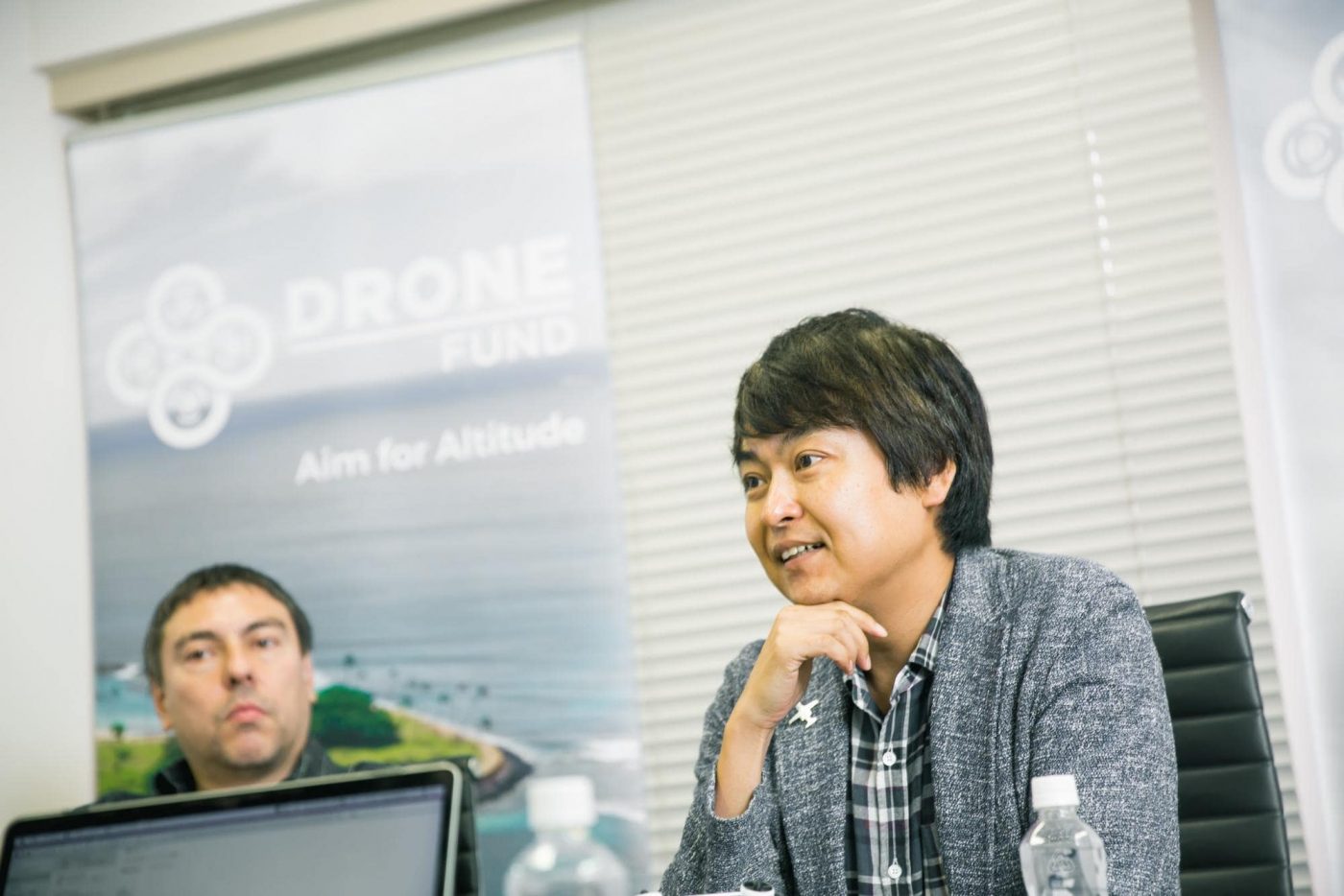 新しい産業ができれば、既存の産業にもビジネスチャンスが増える。ドローン領域ではドローンファンドがその受け皿となっているが、その役割はVCが行うべきだろうか。もしくはスタートアップがやるべきだろうか。