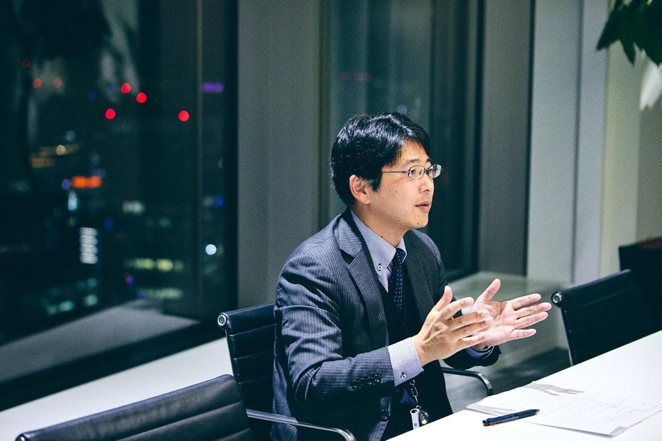 藤原氏は、新規の事業や新規の取引を始める際には事業サイドの検討だけでは足りず、法務・会計・税務・労務の観点から検討することが重要だという。