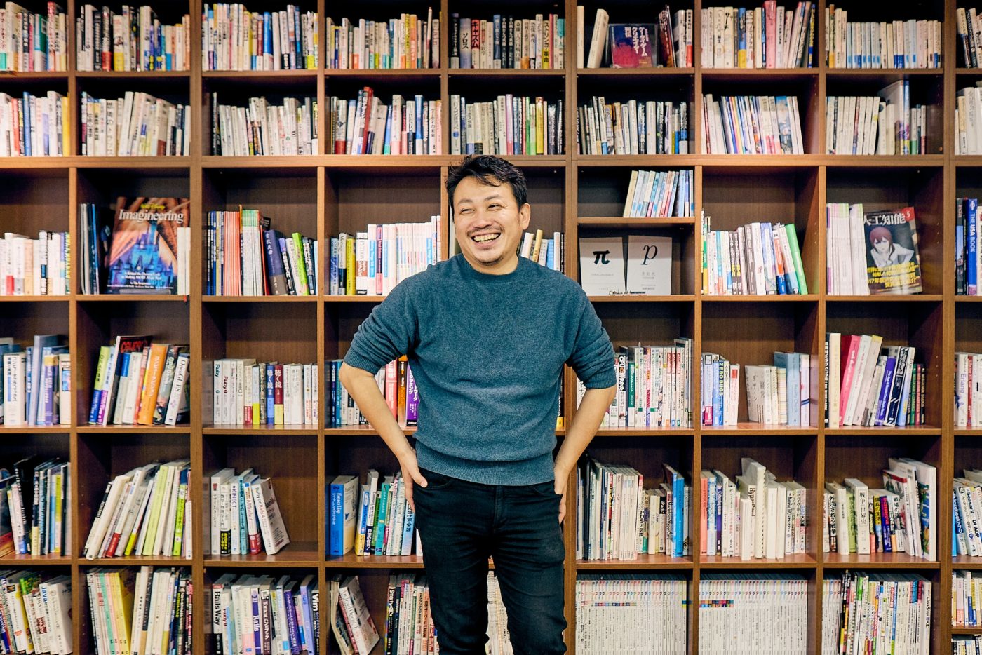 ギリア GHELIA 清水亮 —ギリア株式会社代表取締役社長 6歳の頃からプログラミングを始め、16歳で3DCGライブラリを開発。電気通信大学在学中に米Microsoftの次世代ゲーム機向けOSの開発に関わり、98年末に株式会社ドワンゴ入社。99年に同社で携帯電話事業を立ち上げる。02年退社し、米DWANGO North America Inc.のコンテント開発担当副社長を経て03年ユビキタスエンターテインメント(現 株式会社UEI)を設立。05年、独立法人情報処理推進機構(IPA)により、天才プログラマー/スーパークリエイターとして認定。