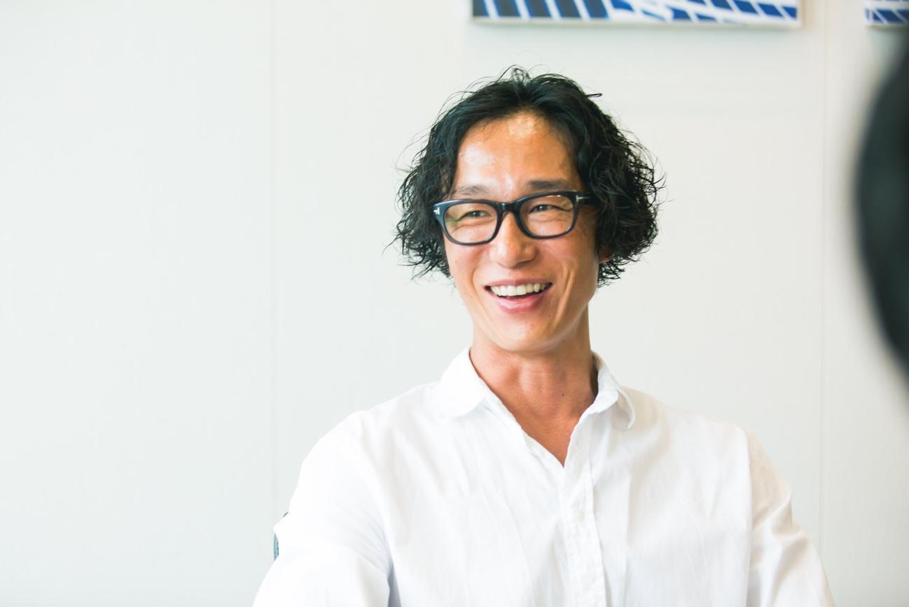 リクルートキャリアが2018年12月に発表した「2019年転職市場の展望」では、業界や規模、地域を越えてでも成長したい、という意向から「越境転職」を志向する層が増えたと報告している(2009年度を1とした場合、2018年度の転職決定者は2.98倍)。 それに加え、企業勤めでも副業やパラレルワークが推奨され始めていることから、今後ひとつの企業や従来のキャリアモデルに縛られない人材が増えることは確実だ。人材が流動的に動く状況において、ビジネスにおける相性のよいパートナーを見つけることは、これからの時代に求められる必須スキルとして注目されるだろう。