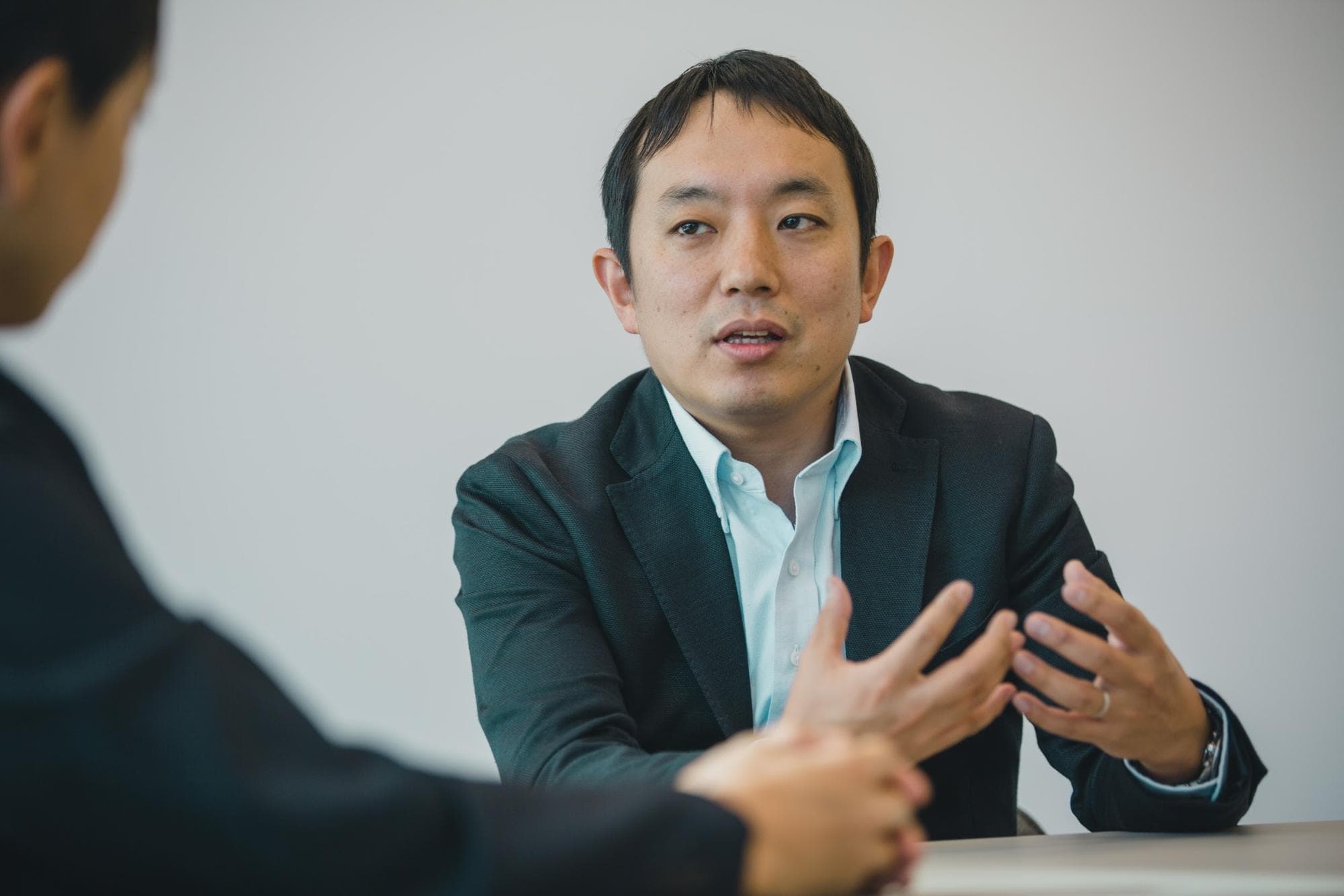 ヤフーほど多くのサービスを運営している企業は少ないと思いますが、会社全体を俯瞰しながらエンパワーするために何が必要だと思いますか。Howの部分が知りたくて。