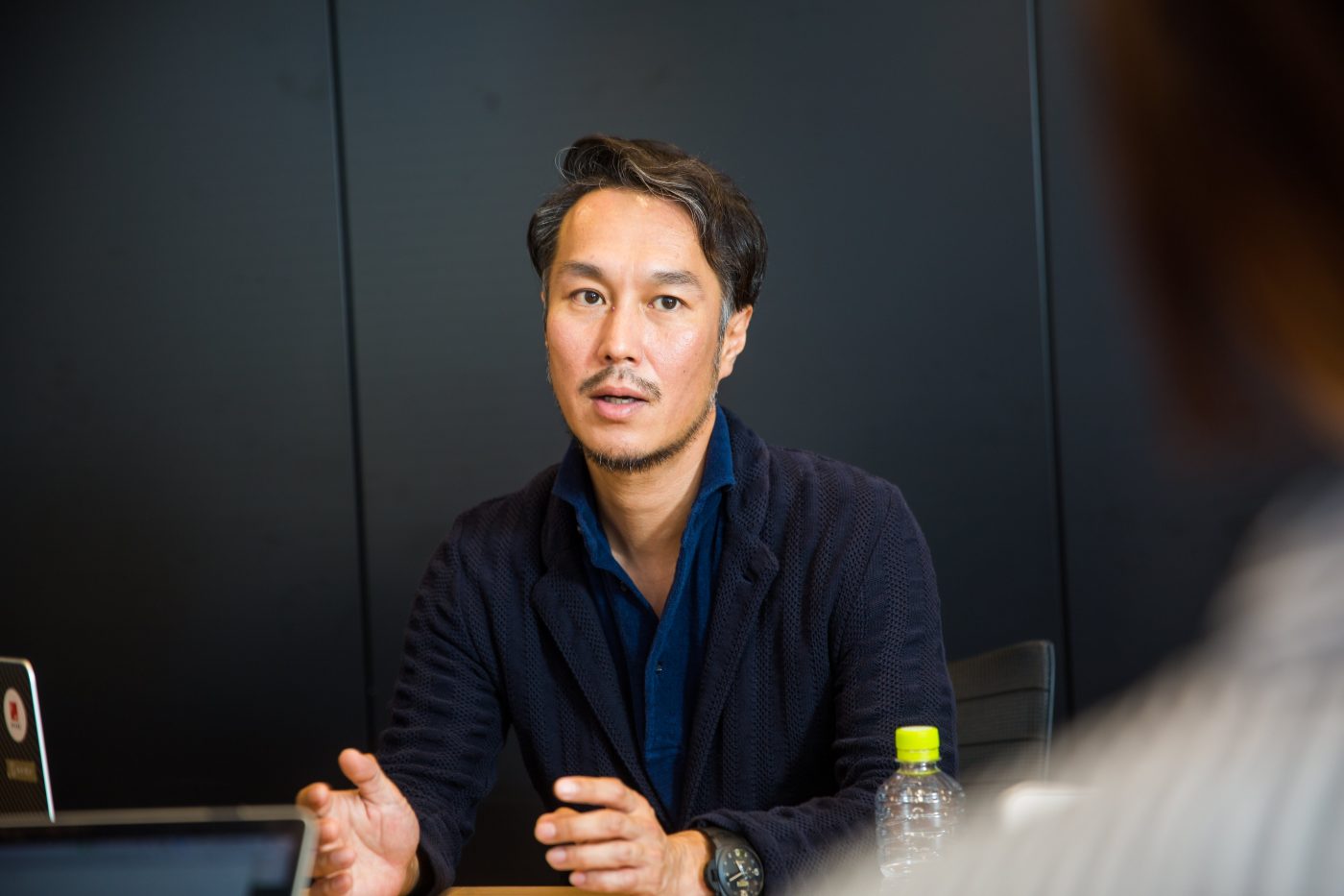 髙松氏が就職活動を行なっていた時代は就職氷河期。周囲の学生を見渡してみると、10人に1人の内定者がいるかどうかというほど、就職の難しい時代だった。