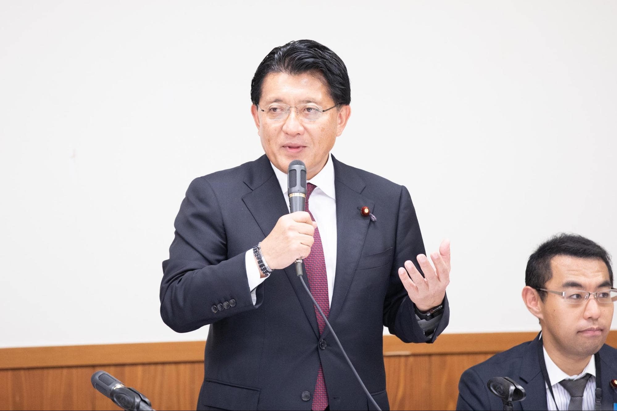 開会の挨拶を担当したのは、総会の発起人である平井卓也 衆議院議員だ。