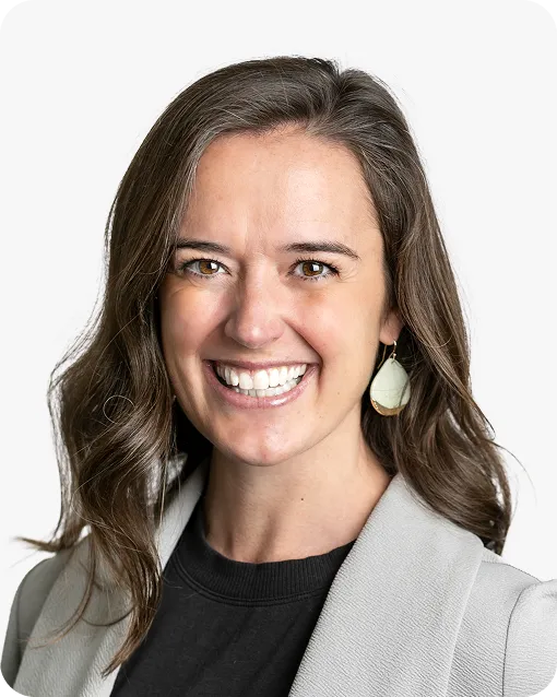 Kristin Lewis headshot