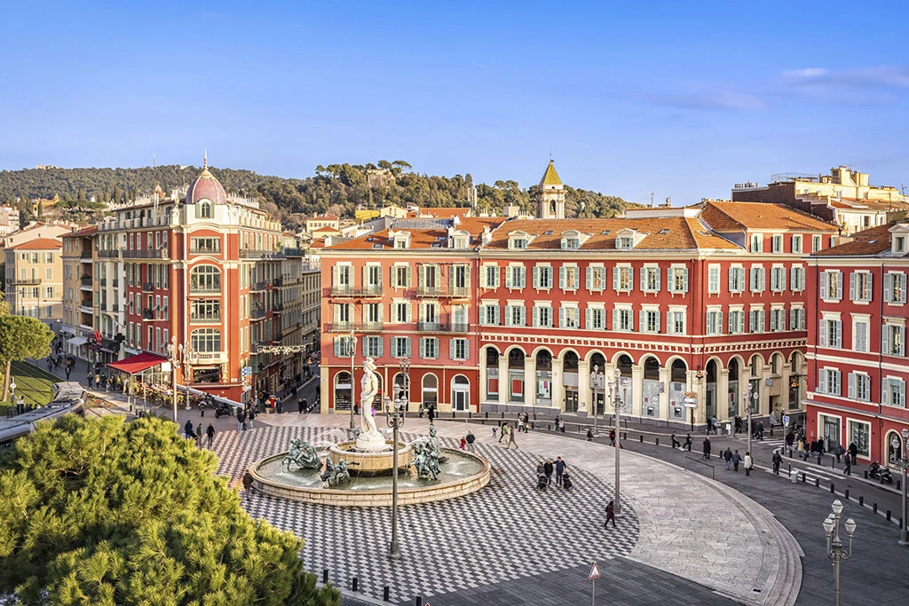 Dame de compagnie à Nice