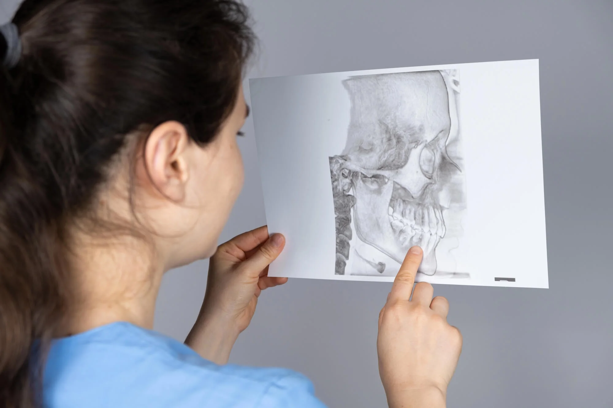 Examining jaw X-ray for TMD in Franklin